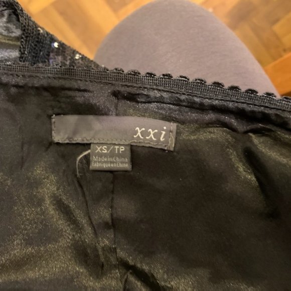 Forever21 Sequin Skirt - Picture 4 of 5